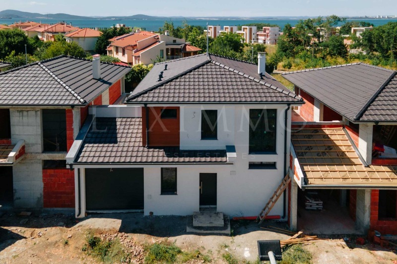 À vendre  Maison Bourgas , Sarafovo , 254 m² | 59683936 - image [2]
