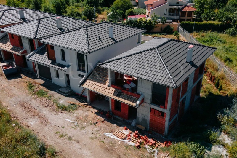 À vendre  Maison Bourgas , Sarafovo , 254 m² | 59683936