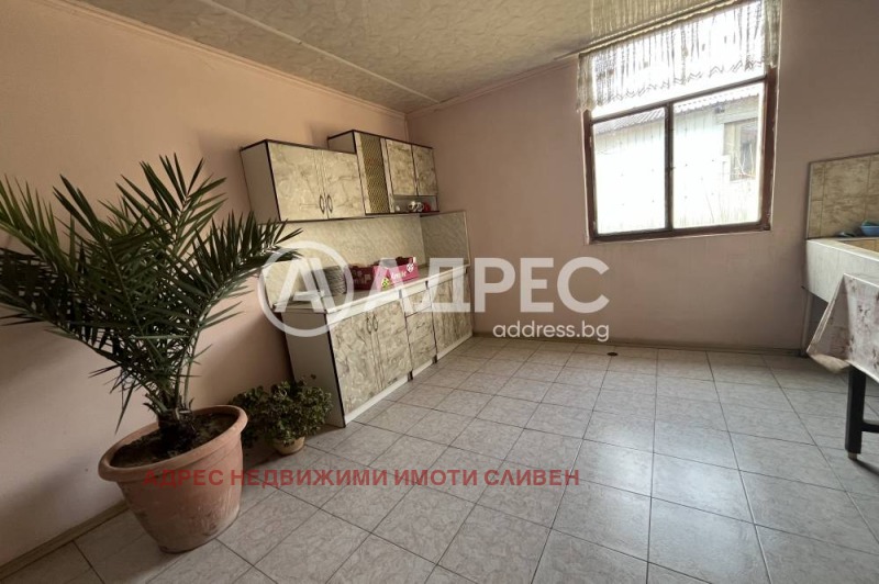En venta  Edificio industrial Sliven , Promishlena zona , 9400 metros cuadrados | 96483122 - imagen [8]