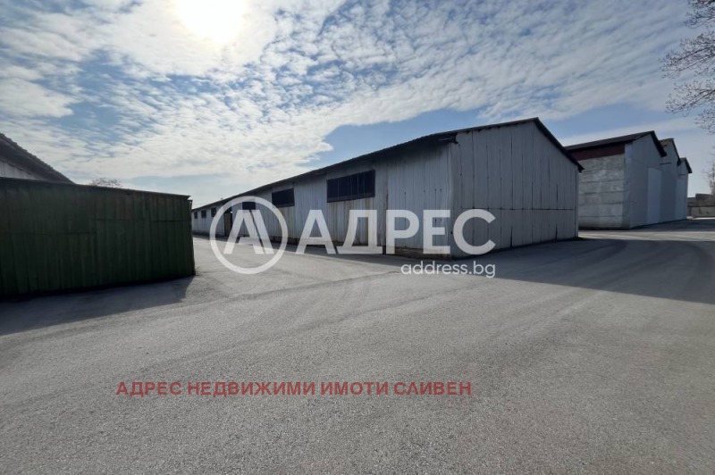En venta  Edificio industrial Sliven , Promishlena zona , 9400 metros cuadrados | 96483122 - imagen [5]