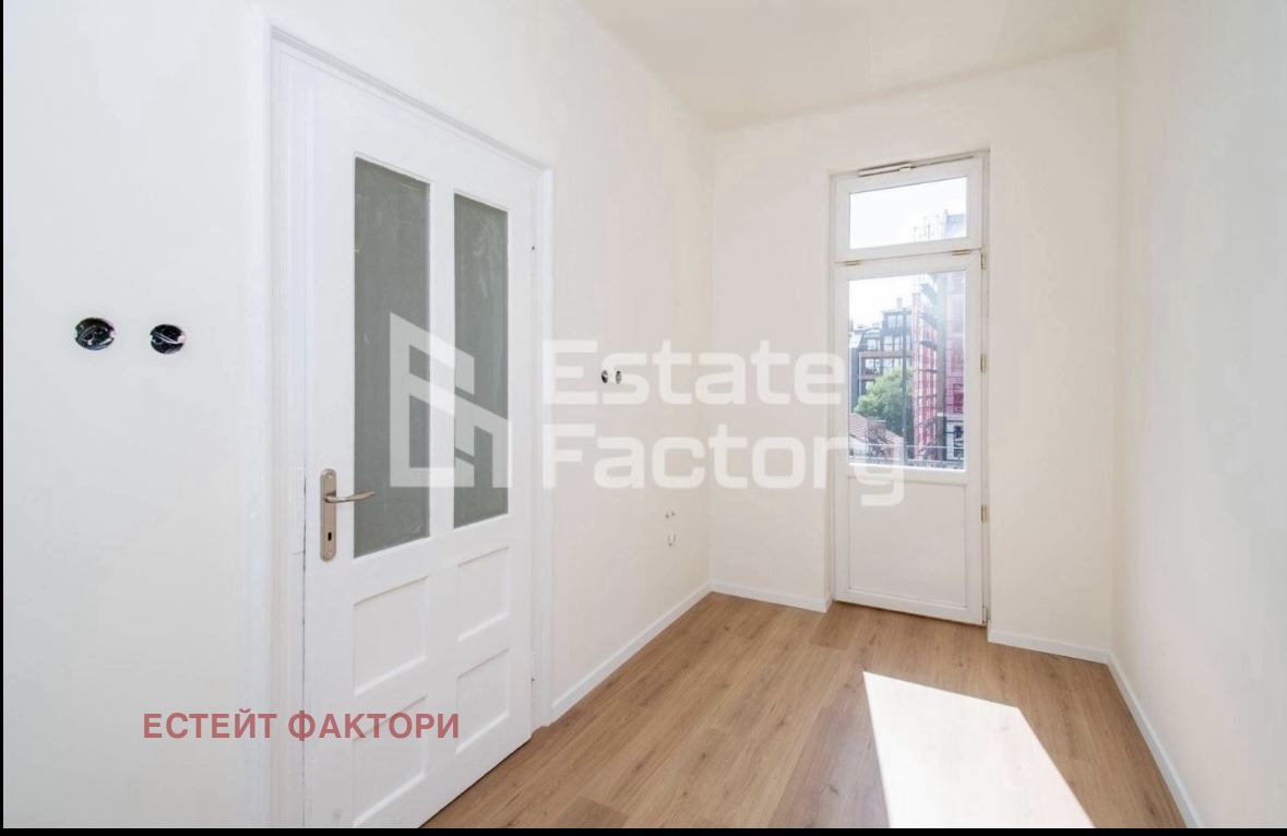 Продава 4-СТАЕН, гр. София, Център, снимка 6 - Апартаменти - 54054429