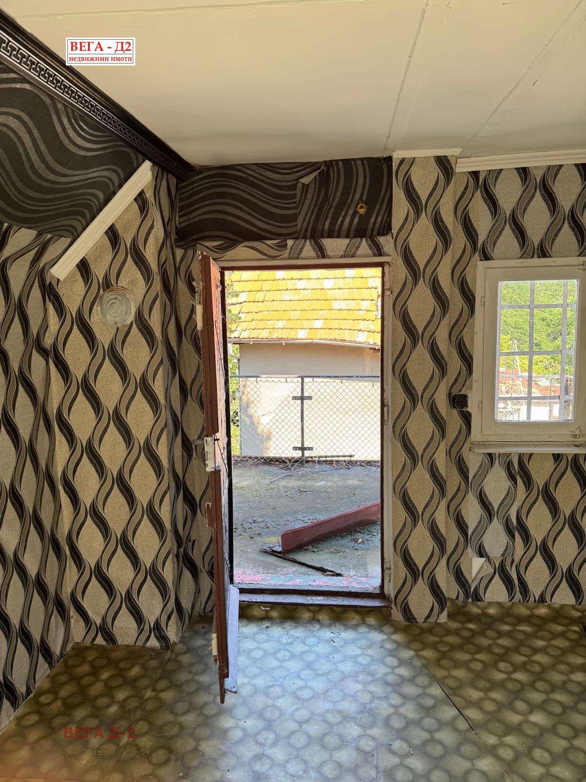 Продава ВИЛА в град Русе, в.з. Левента - 32 кв.м, ВЕГА Д-2