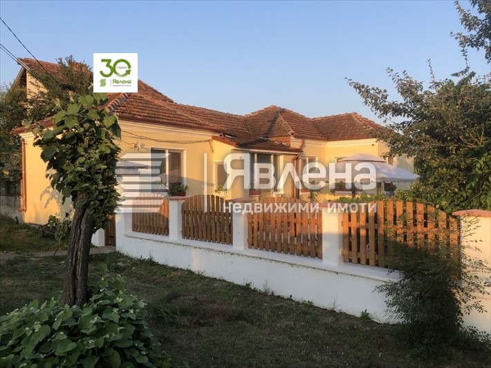 Продава КЪЩА, с. Дъбравино, област Варна, снимка 1 - Къщи - 48951823