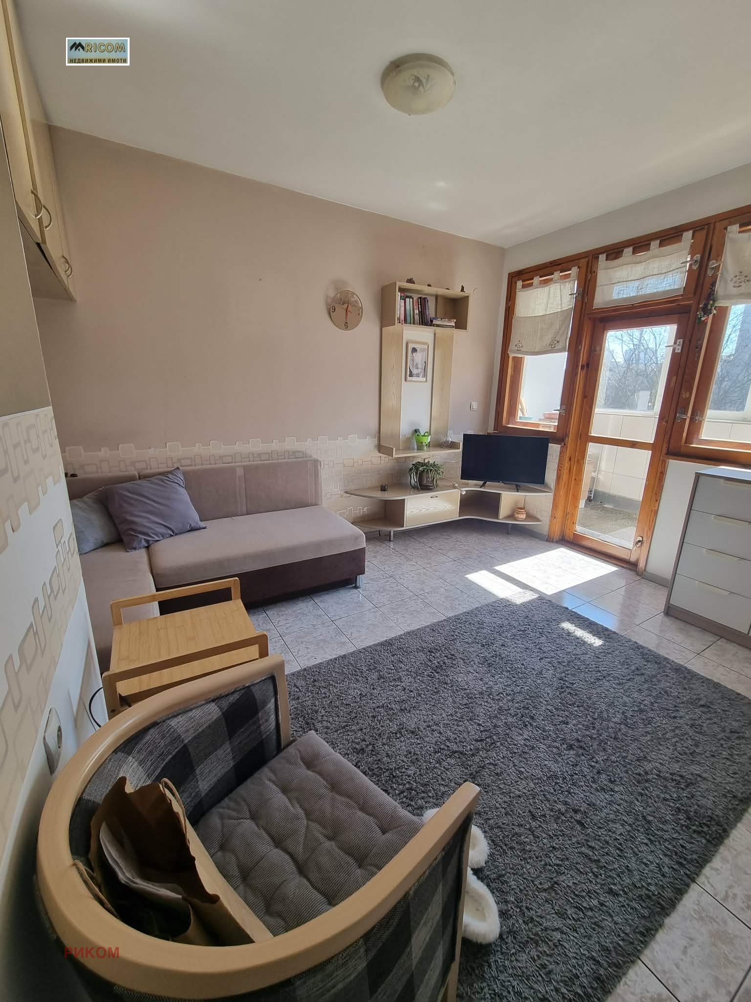 Продава 2-СТАЕН, гр. Плевен, Идеален център