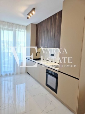 2 bedroom m-t Alen mak, Varna 7