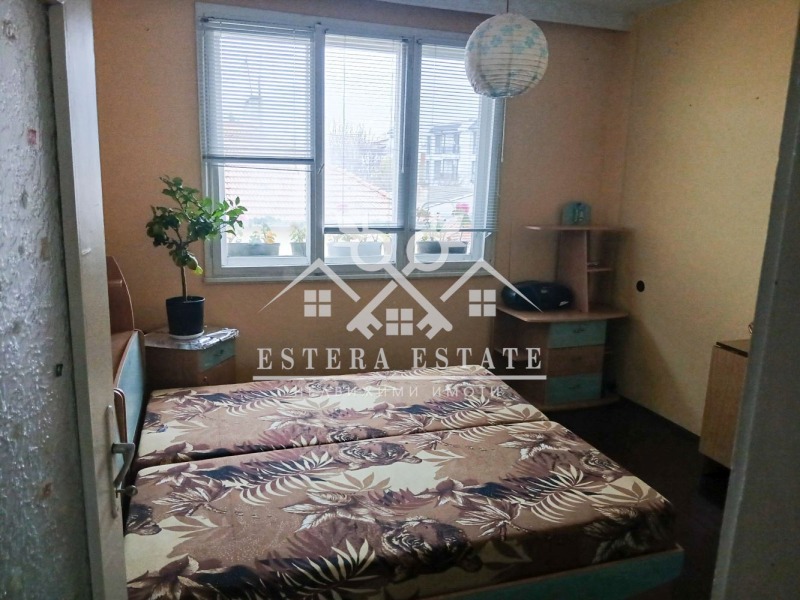 Продава 4-СТАЕН, гр. Шумен, Пазара, снимка 2 - Апартаменти - 52480591