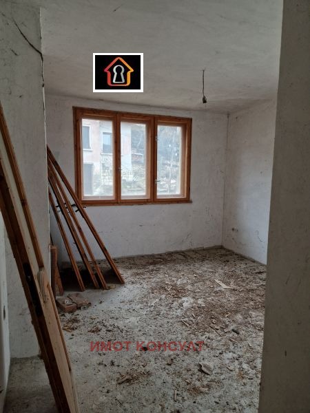 Продава МНОГОСТАЕН, гр. Враца, Кемера - Художник, снимка 2 - Aпартаменти - 48308868