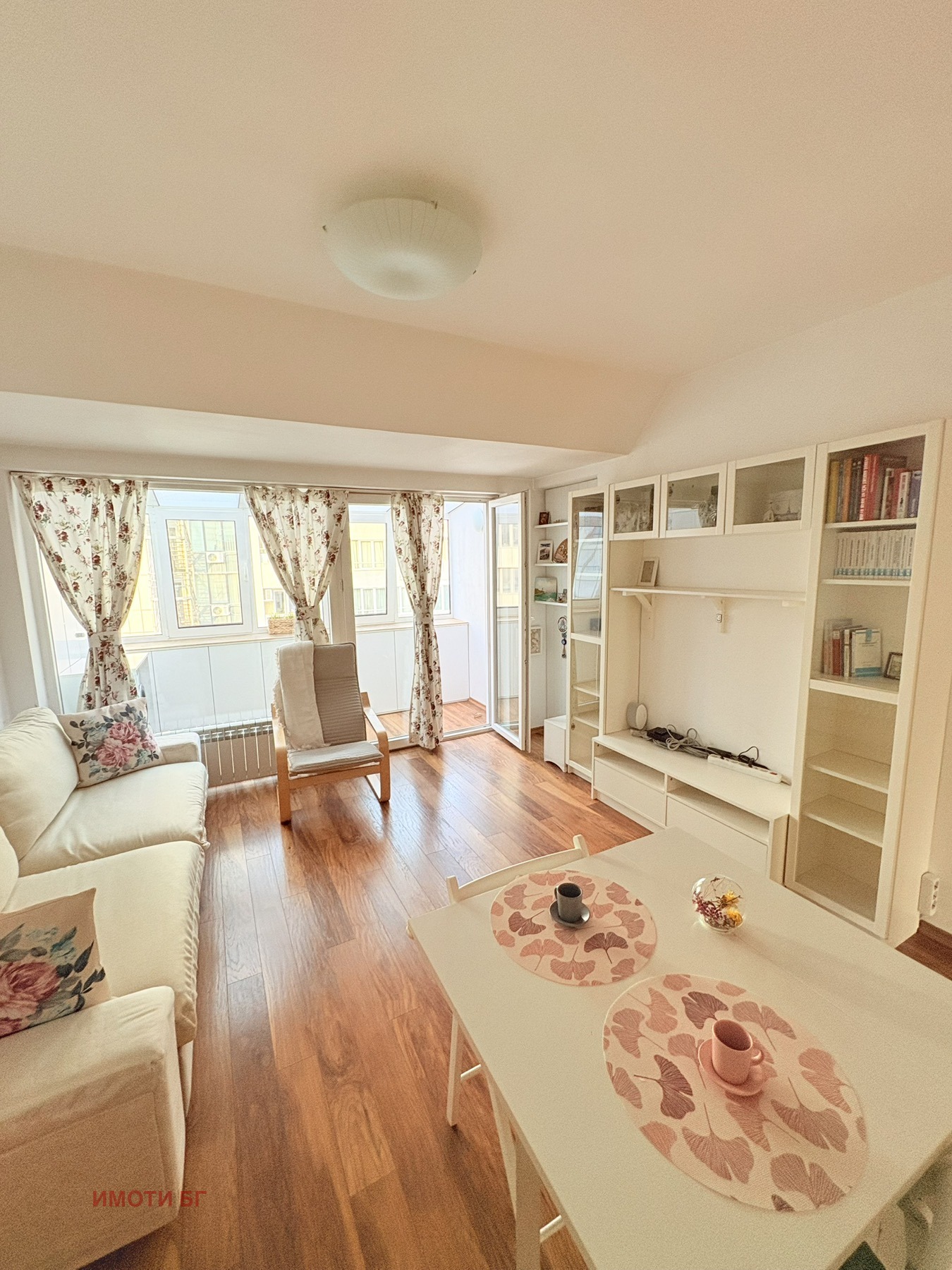 Продава 3-СТАЕН, гр. София, Гоце Делчев, снимка 2 - Апартаменти - 53813256