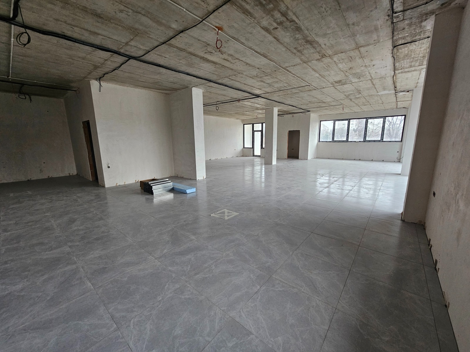 Продава ОФИС, гр. Варна, Гранд Мол, снимка 8 - Офиси - 53173589