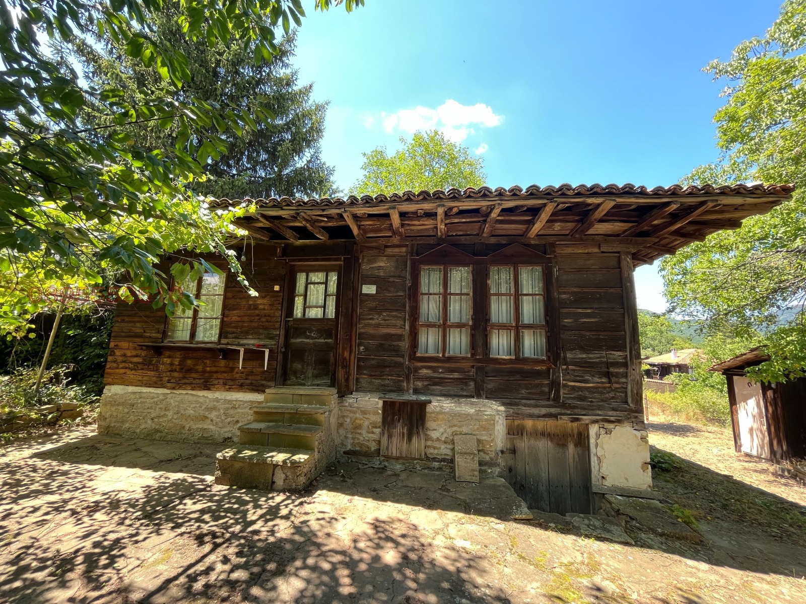 Продава КЪЩА, с. Медвен, област Сливен