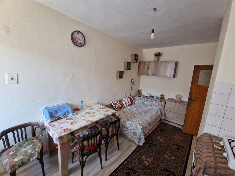 Продава МНОГОСТАЕН в град Благоевград, Широк център - 99 кв.м / 110 000 € » 215 141.30 лв., СИТИ ПРОПЪРТИС