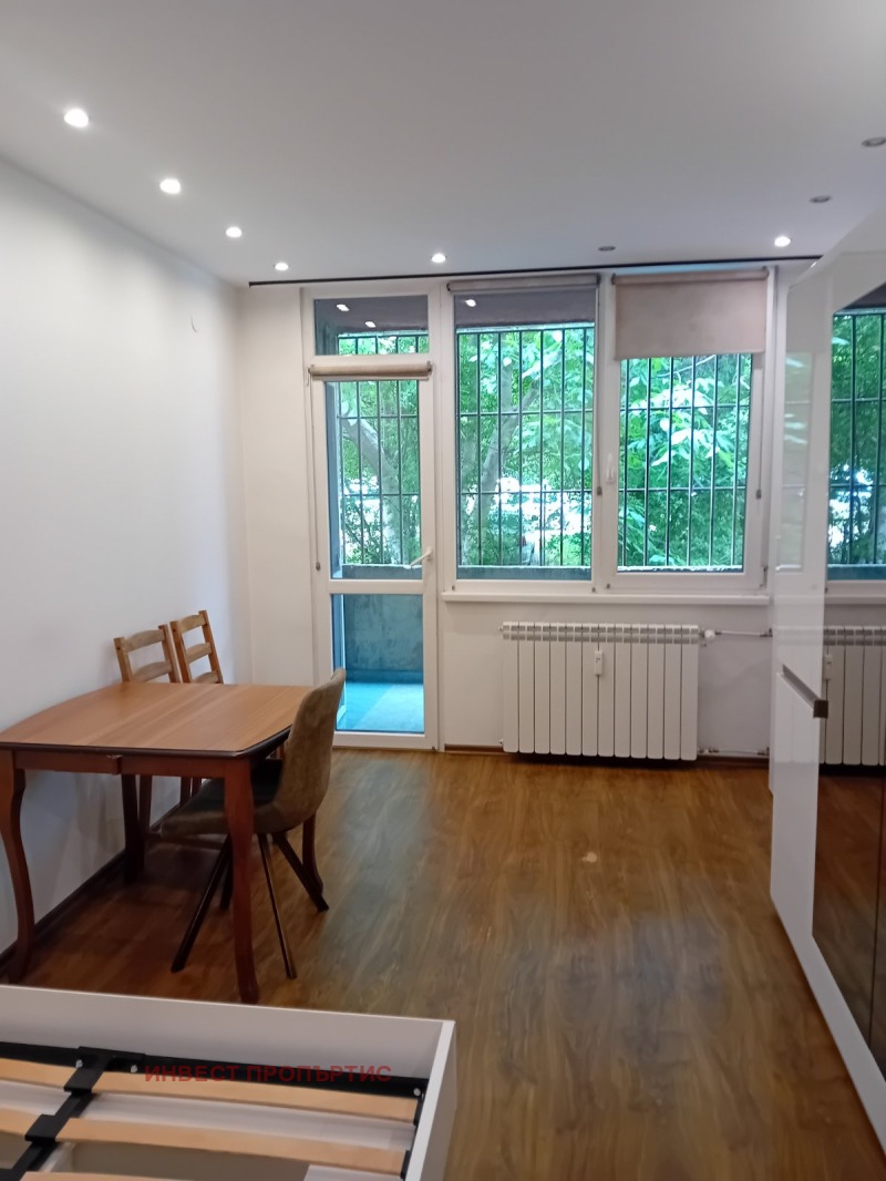 Myytävänä  1 makuuhuone Sofia , Strelbište , 56 neliömetriä | 30275336