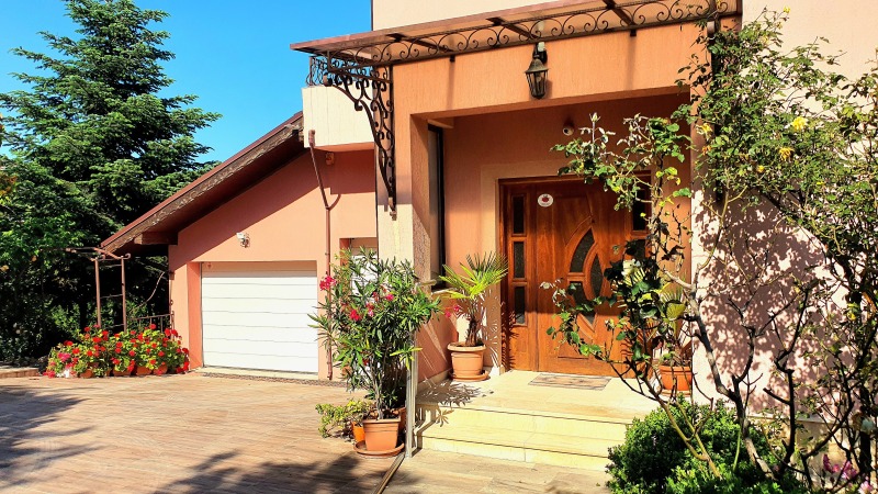 Продава  Къща, град Варна, Бриз • при запитване • ID 23202917 — holmes.bg - [1] 