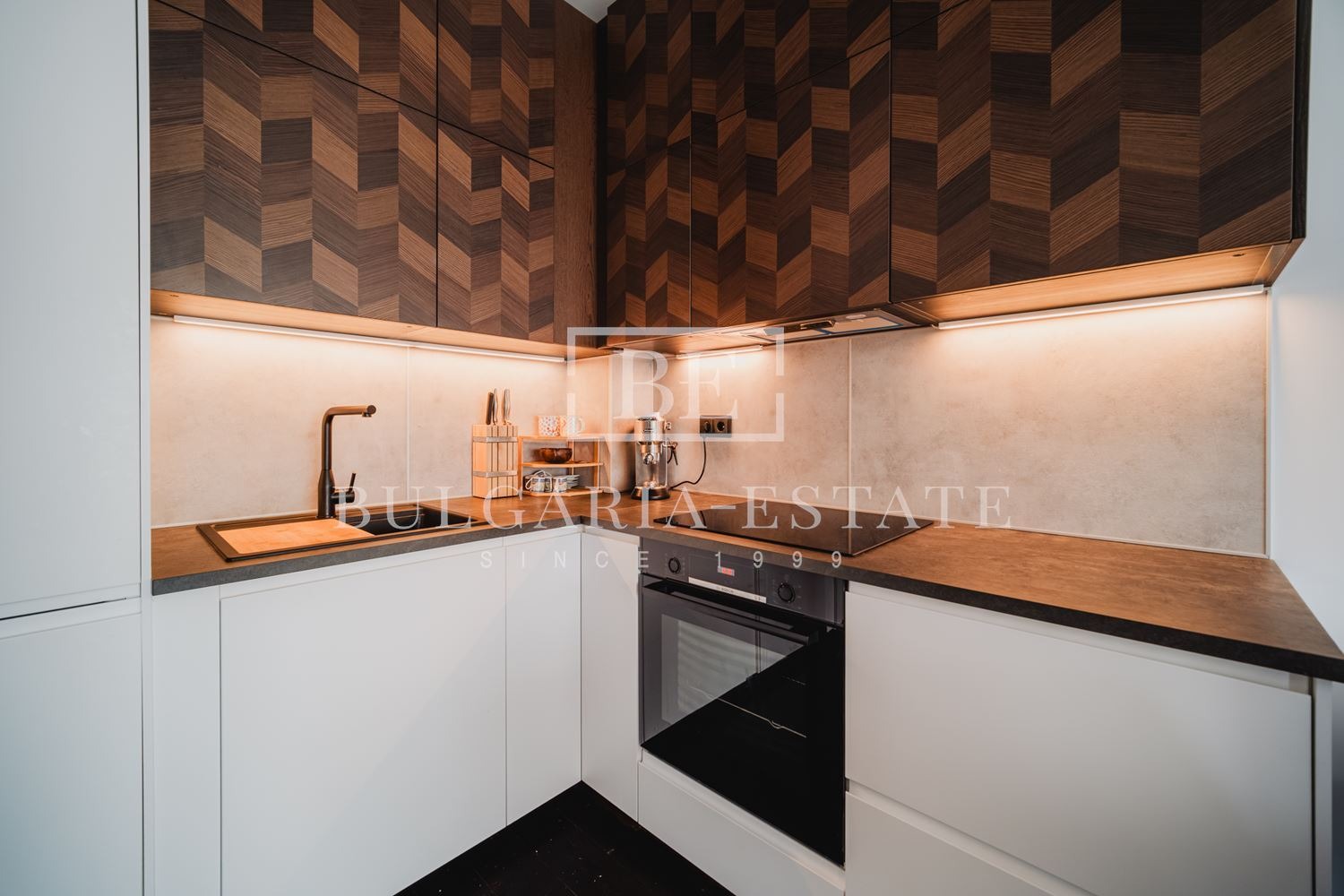 Продава 2-СТАЕН, гр. Варна, к.к. Св.Св. Константин и Елена, снимка 2 - Апартаменти - 53516416