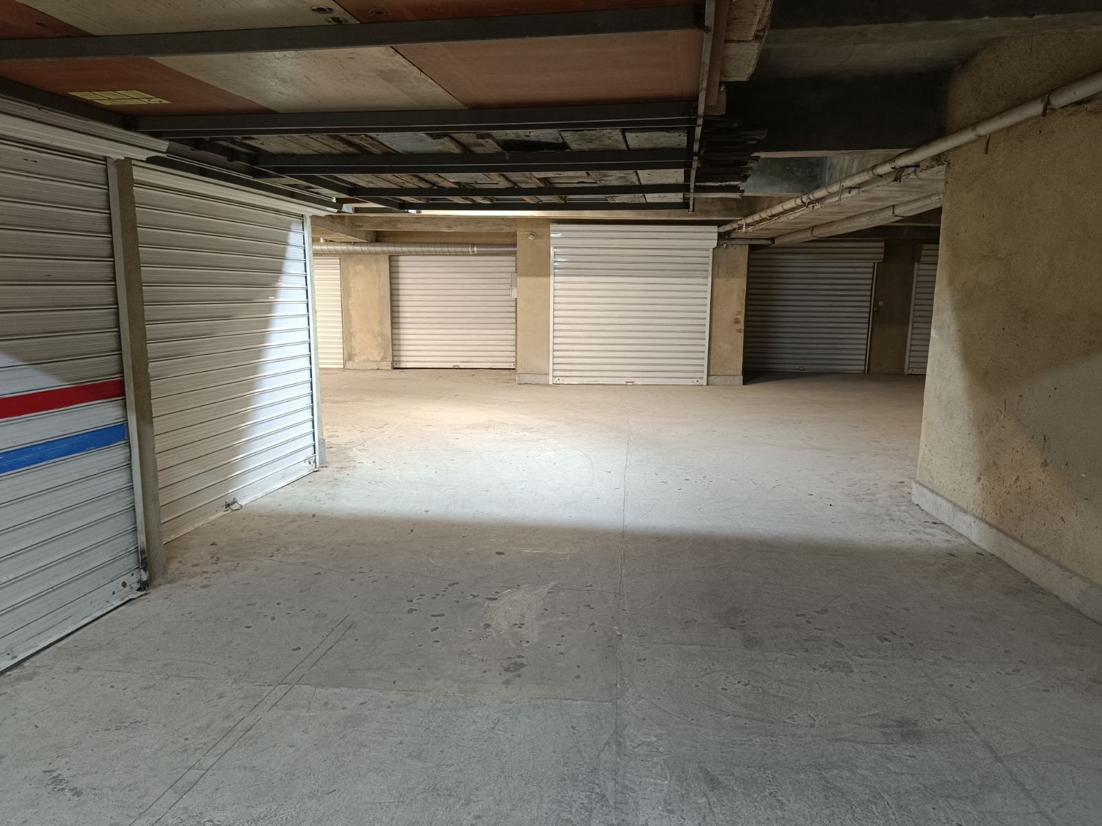 Продава ГАРАЖ, ПАРКОМЯСТО, гр. Варна, Левски 1, снимка 4 - Гаражи и паркоместа - 56329698