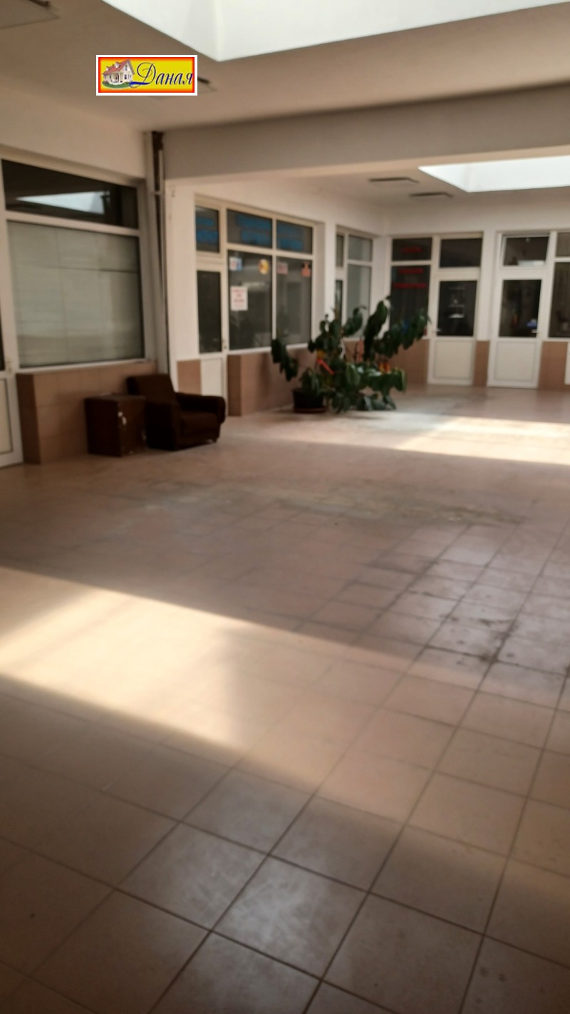Продава МАГАЗИН в град Враца, Център - 42 кв.м / 47 000 € » 91 924.01 лв., ДАНАЯ