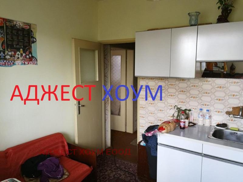 Продава  1-стаен град Шумен , 5-ти полк , 40 кв.м | 72755275