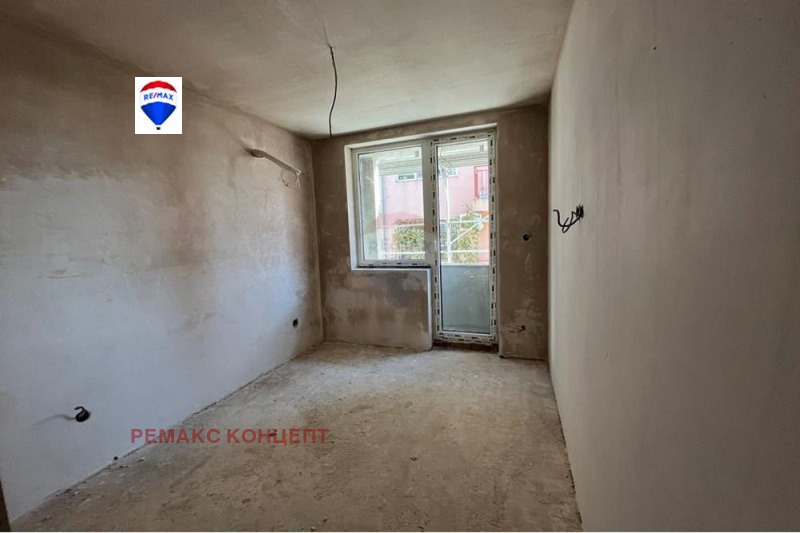 Продава 3-СТАЕН, гр. Шумен, Пазара, снимка 3 - Aпартаменти - 48248709