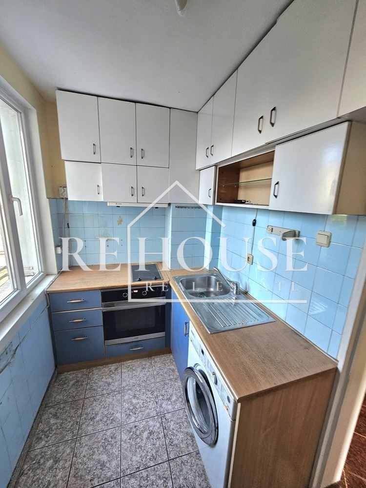 Продава 3-СТАЕН, гр. Варна, Окръжна болница-Генерали, снимка 3 - Апартаменти - 55804657