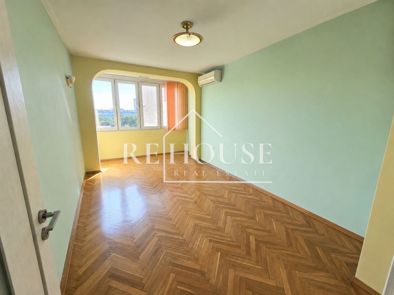 Продава 3-СТАЕН, гр. Варна, Окръжна болница-Генерали