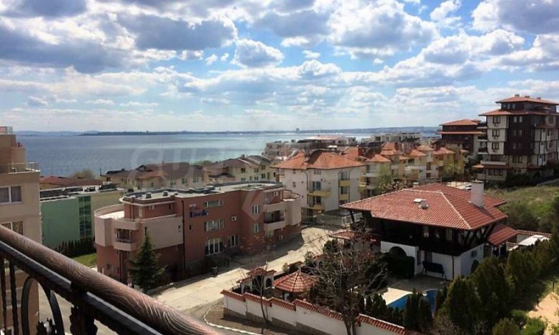 На продаж  3 кімнатна область Бургас , Свети Влас , 136 кв.м | 80830028