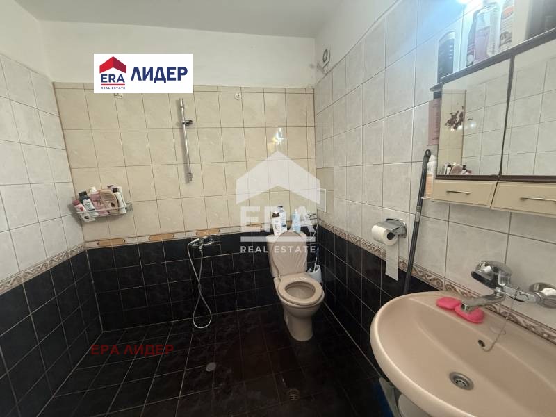 Продава 4-СТАЕН, гр. Русе, Дружба 2, снимка 10 - Апартаменти - 55004735
