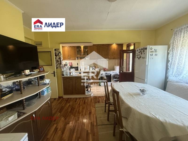 Продава 4-СТАЕН, гр. Русе, Дружба 2, снимка 2 - Апартаменти - 55170203