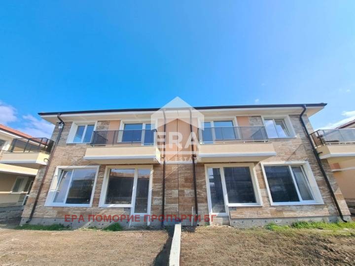 Продава КЪЩА, гр. Поморие, област Бургас, снимка 2 - Къщи - 53792183