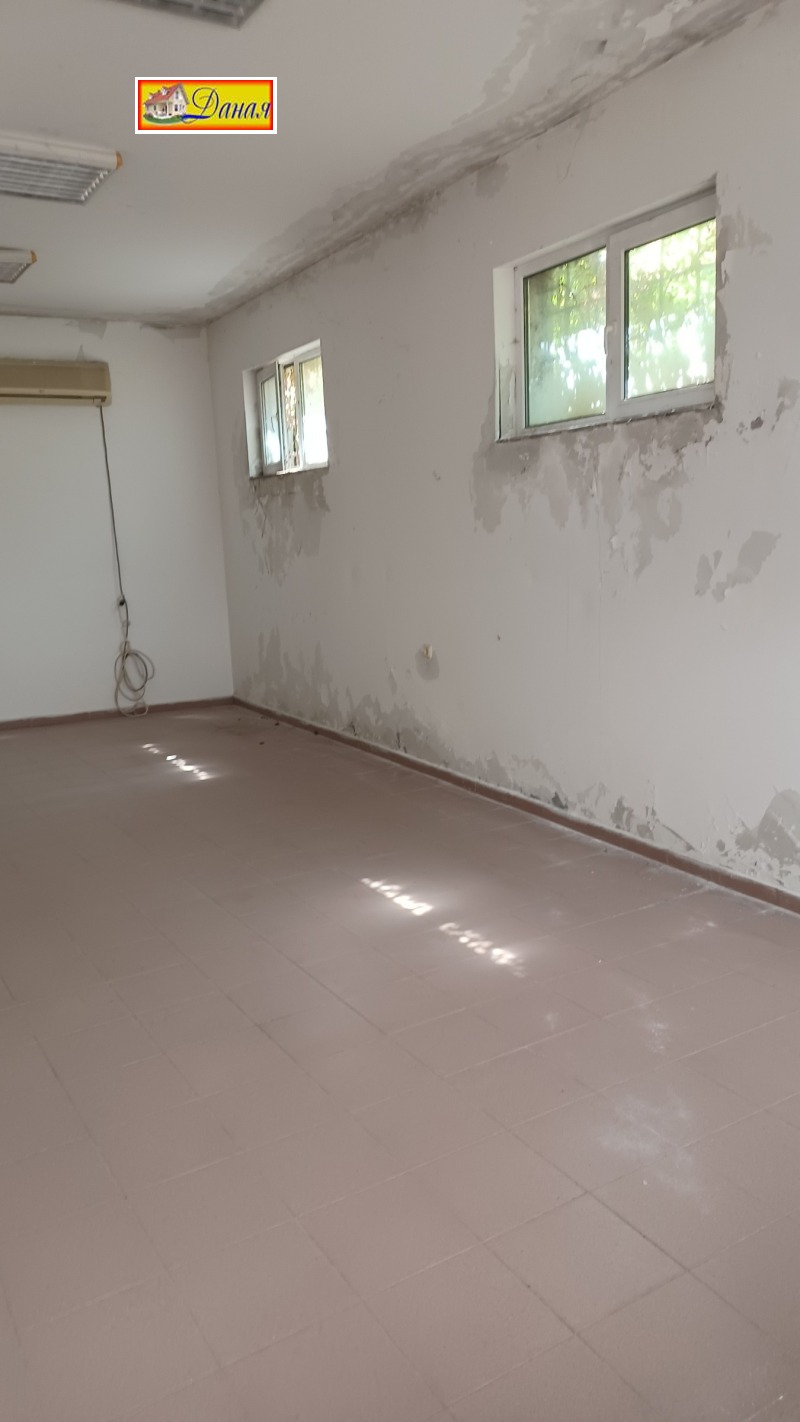 Eladó  Üzlet Vraca , Centar , 42 négyzetméter | 29825209 - kép [2]