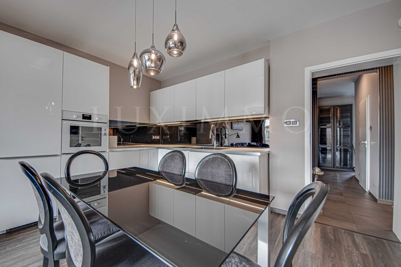 Продава 2-СТАЕН, гр. София, Център, снимка 2 - Апартаменти - 53903829