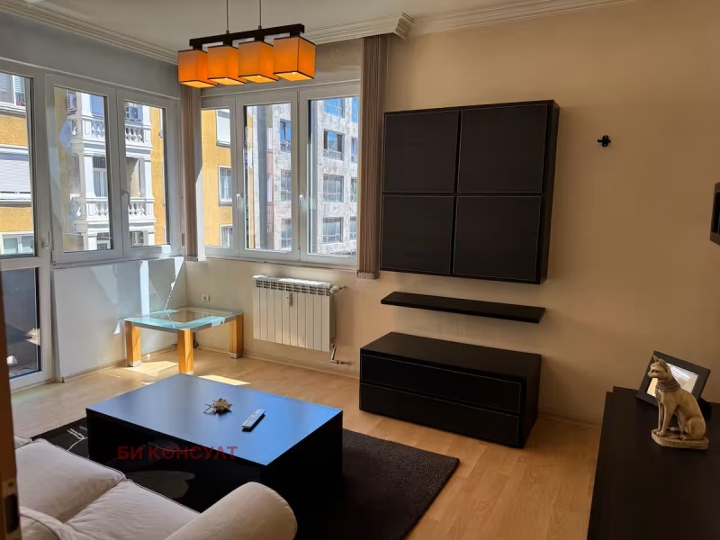 Продава 3-СТАЕН, гр. София, Център, снимка 2 - Апартаменти - 53185829