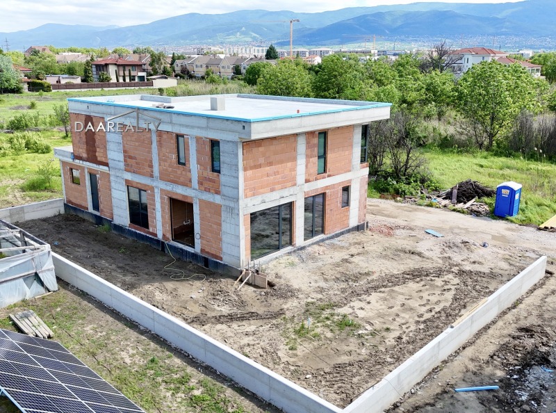 À venda  Casa Plovdiv , Komatevsko chose , 345 m² | 49255990 - imagem [2]