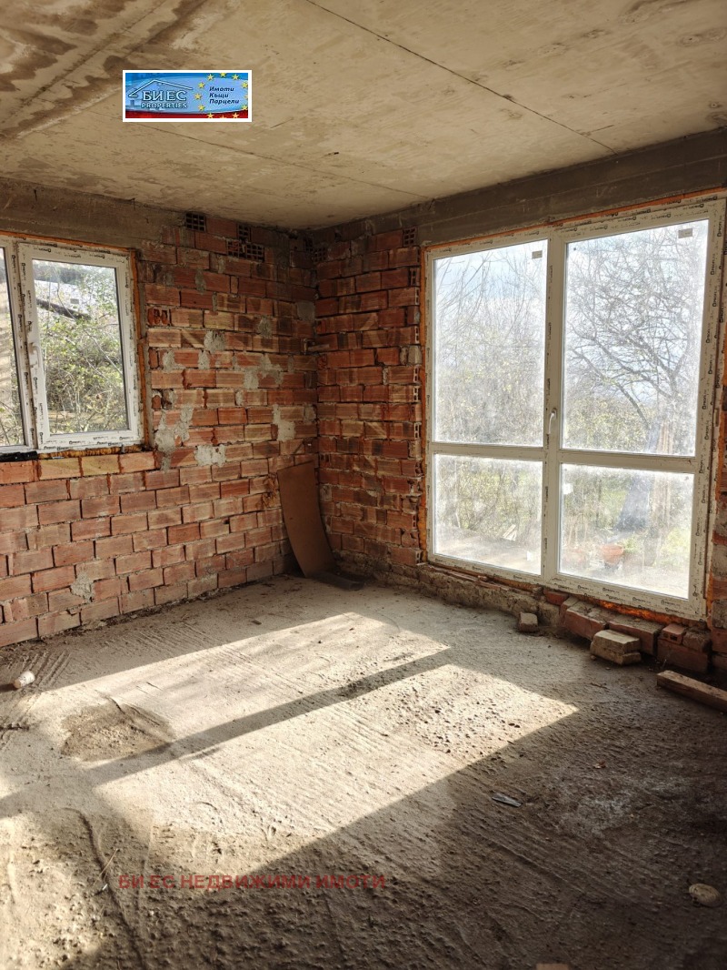 Продава КЪЩА, с. Големо Бучино, област Перник, снимка 5 - Къщи - 52769639