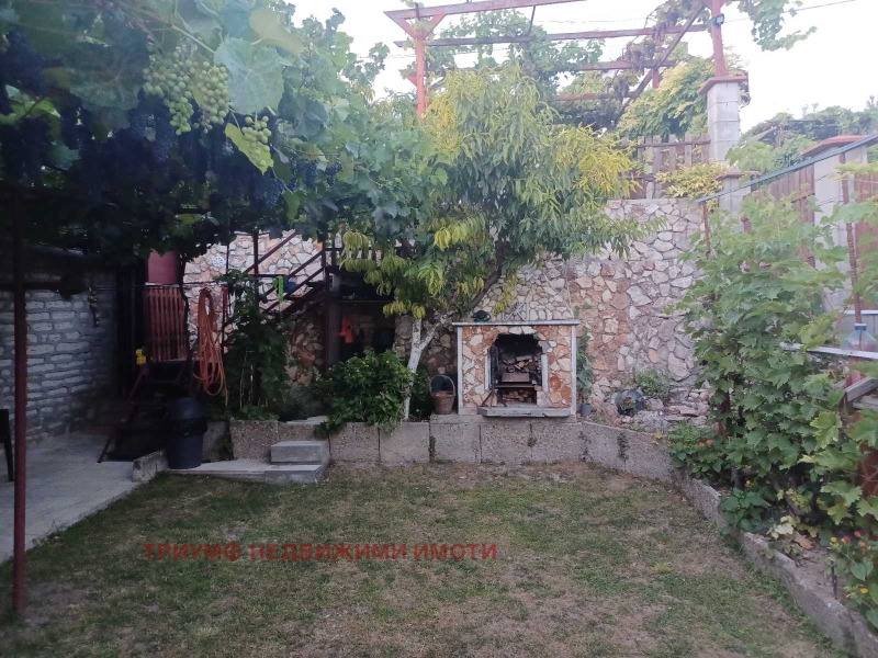 Продава КЪЩА, гр. Балчик, област Добрич