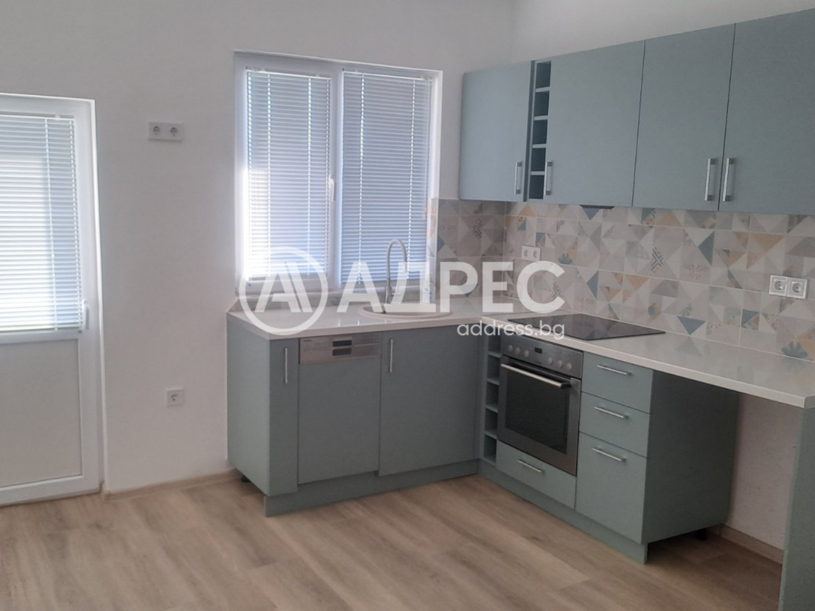 Продава ЕТАЖ ОТ КЪЩА, гр. Сопот, област Пловдив, снимка 2 - Етаж от къща - 52846202