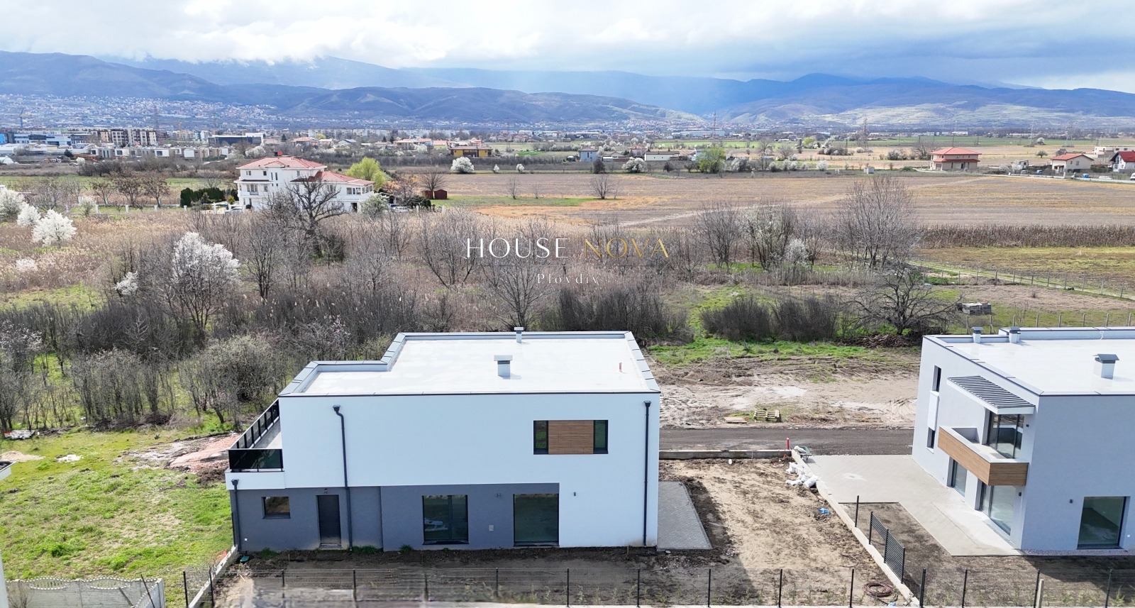 Продава КЪЩА, гр. Пловдив, Коматевско шосе, снимка 9 - Къщи - 49384319