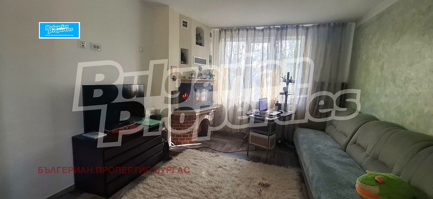 Продава КЪЩА, гр. Бургас, гр. Българово