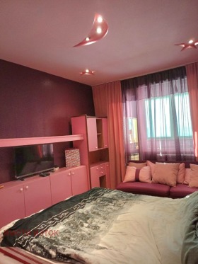 2 sypialnie Iztok, Pernik