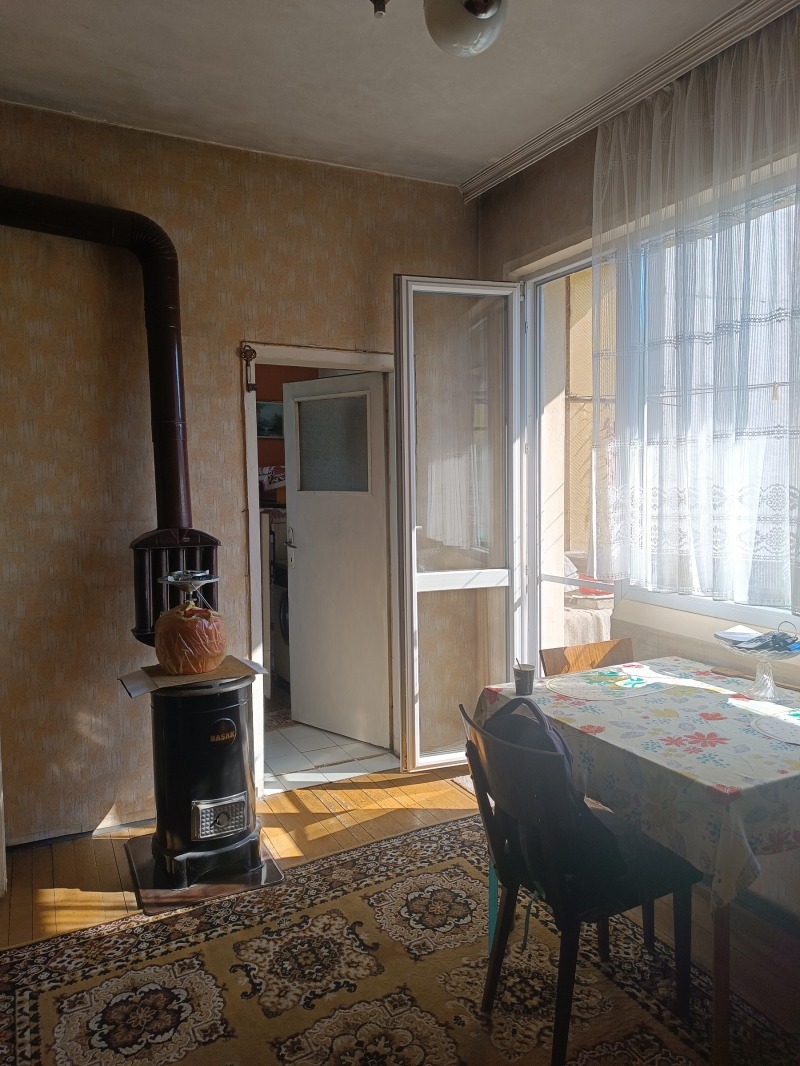 Продава  Етаж от къща град Кюстендил , Ильо войвода , 101 кв.м | 20770878 - изображение [9]