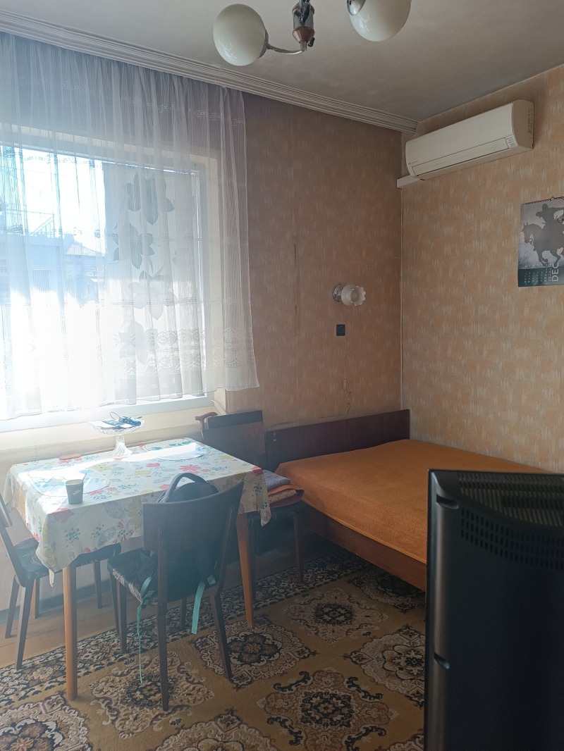 Продава  Етаж от къща град Кюстендил , Ильо войвода , 101 кв.м | 20770878 - изображение [8]