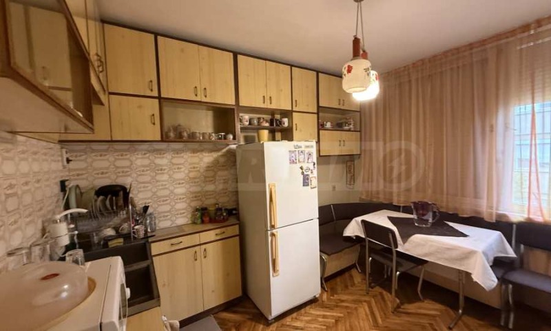 Myytävänä  3 makuuhuonetta Veliko Tarnovo , Tsentar , 112 neliömetriä | 92628883 - kuva [9]