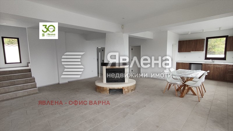 Продава КЪЩА, гр. Балчик, област Добрич, снимка 2 - Къщи - 47429286