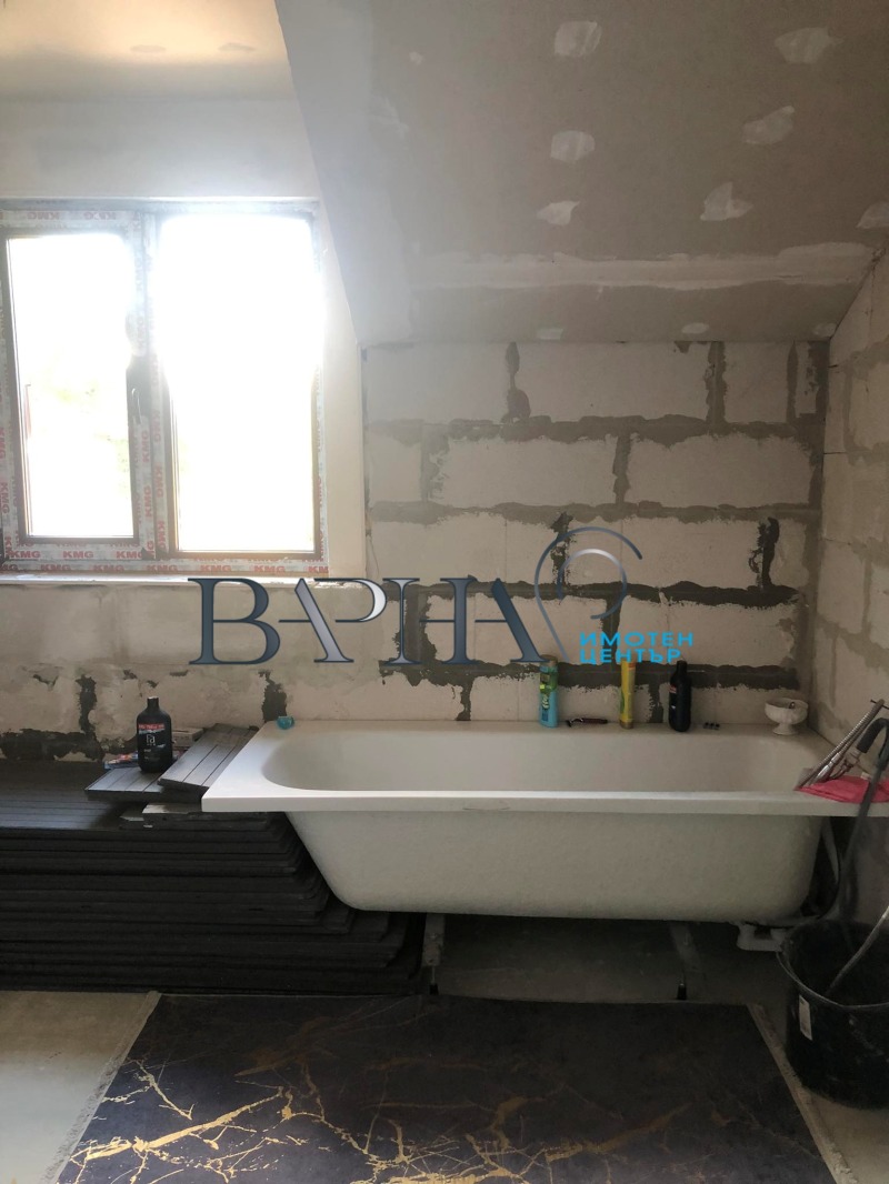 Продава КЪЩА, с. Изгрев, област Варна, снимка 12 - Къщи - 52624549