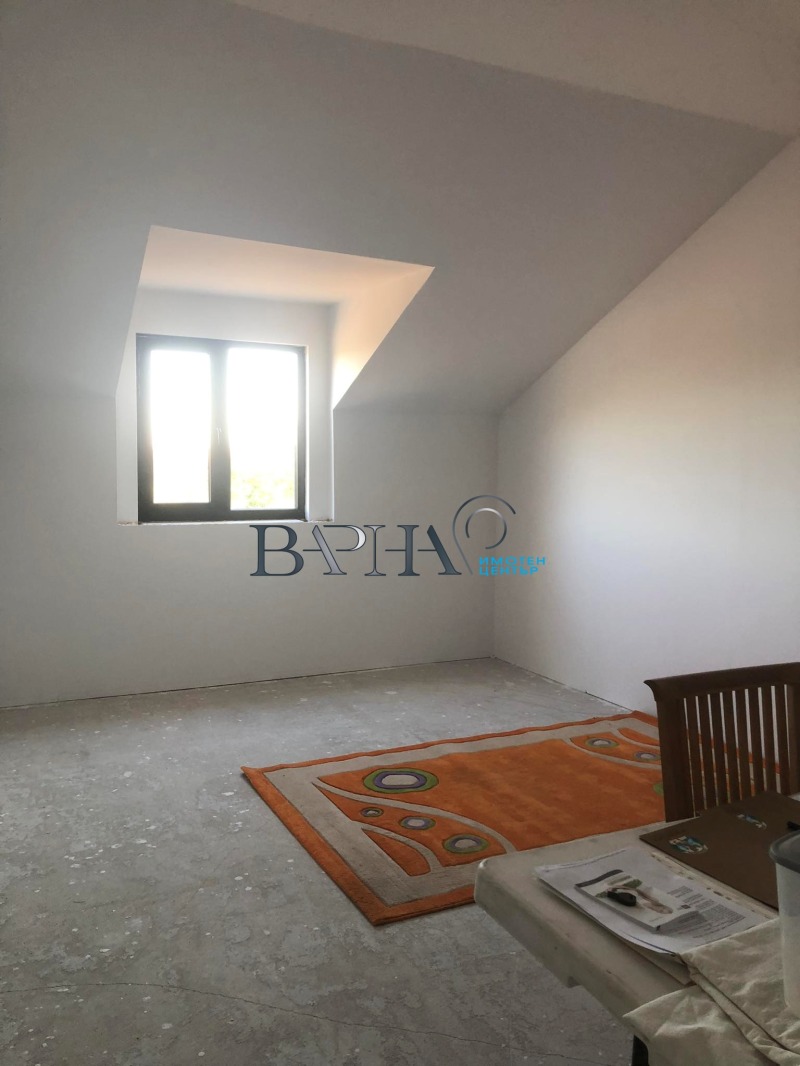 Продава КЪЩА, с. Изгрев, област Варна, снимка 5 - Къщи - 52624549