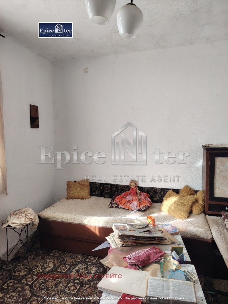 Продава КЪЩА, с. Лобош, област Перник, снимка 11 - Къщи - 53162647