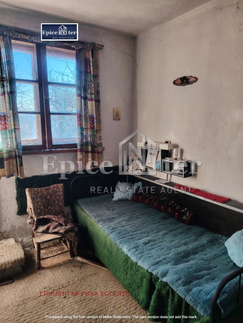 Продава КЪЩА, с. Лобош, област Перник, снимка 12 - Къщи - 53162647