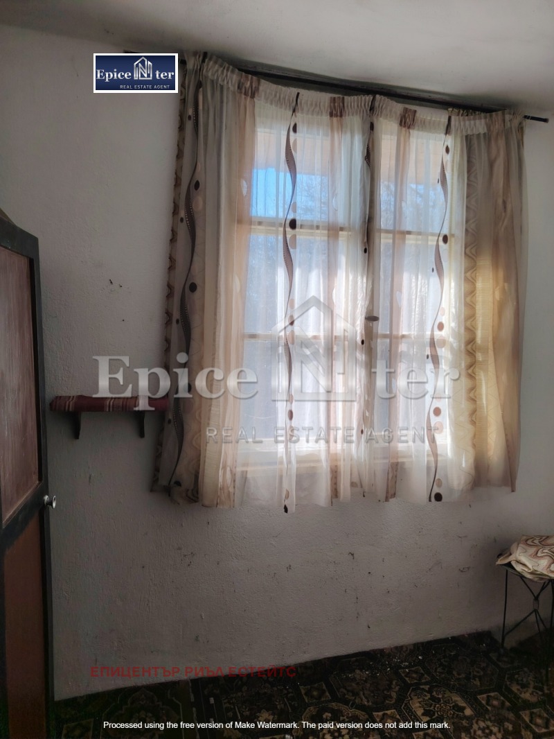 Продава КЪЩА, с. Лобош, област Перник, снимка 10 - Къщи - 53162647