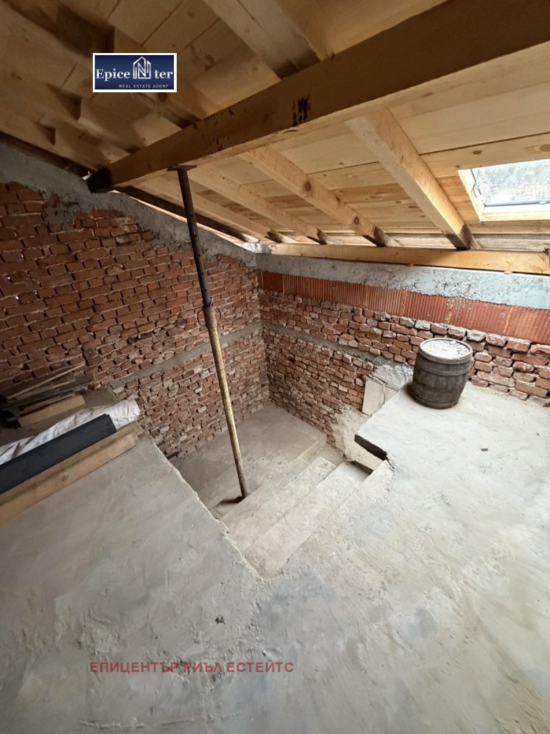 Продава КЪЩА, с. Лобош, област Перник, снимка 4 - Къщи - 53162647