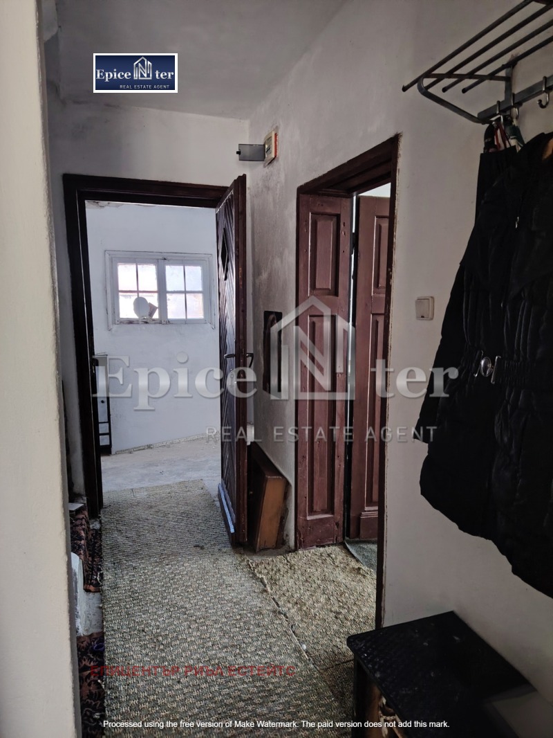 Продава КЪЩА, с. Лобош, област Перник, снимка 6 - Къщи - 53162647