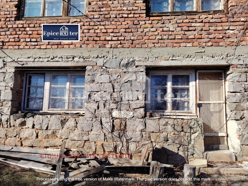 Продава КЪЩА, с. Лобош, област Перник, снимка 3 - Къщи - 53162647